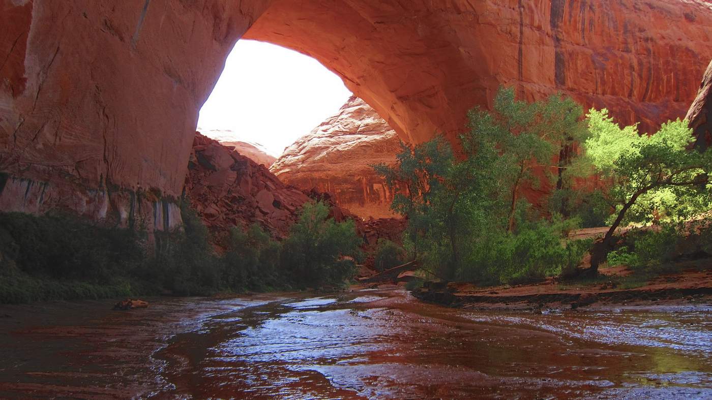 Red rock desert landscape in Southern Utah near The Bridge Recovery Center in Hurricane, Utah